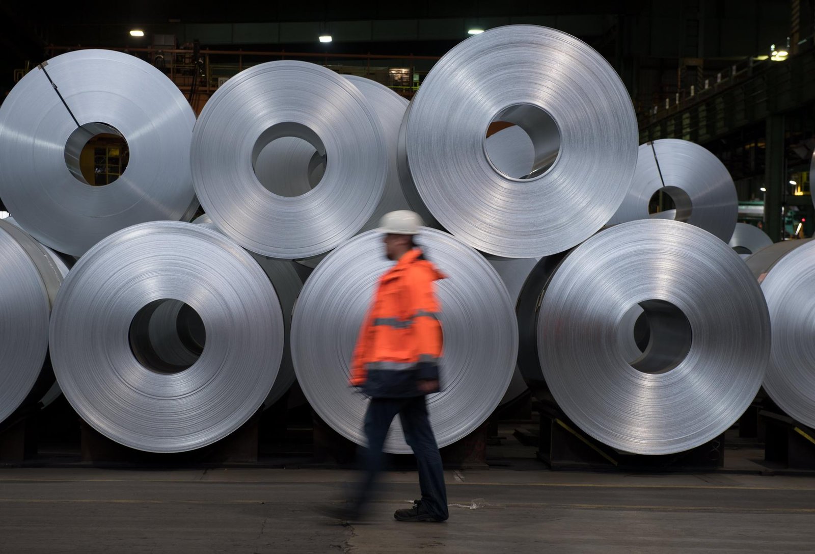 Trump planea reducir algunos aranceles sobre acero y aluminio, según el Financial Times